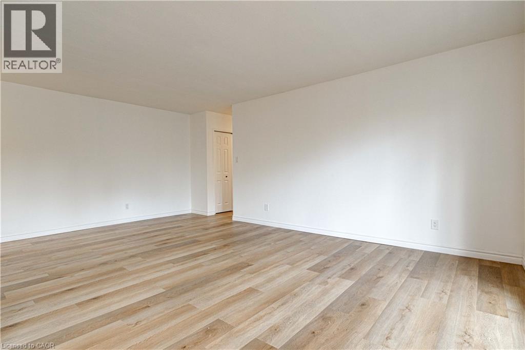 283 FAIRWAY Road N Unit# 405 thumbnail 6