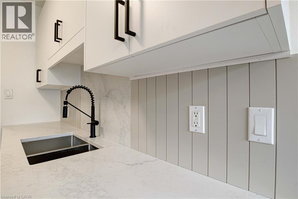 283 FAIRWAY Road N Unit# 405 thumbnail 4