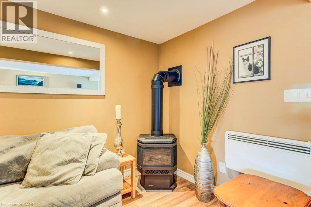 2310 FOUNTAIN Street N thumbnail 9