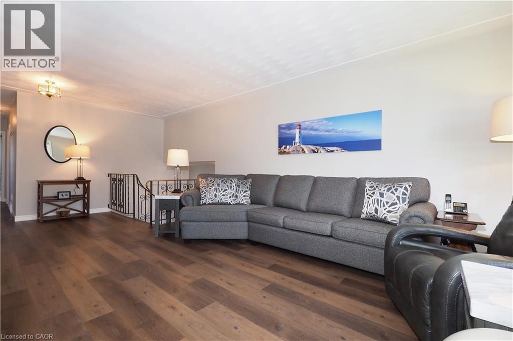 35 REINER Crescent thumbnail 11