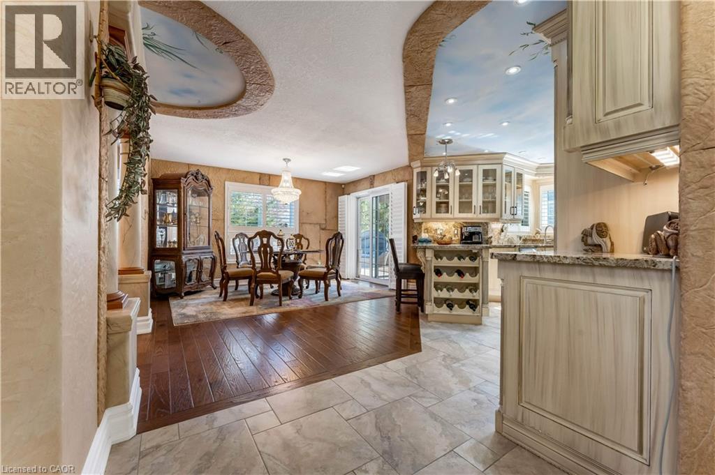 60 CHANDOS Drive thumbnail 11