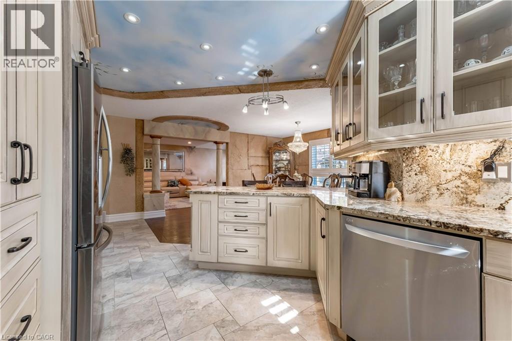 60 CHANDOS Drive thumbnail 15