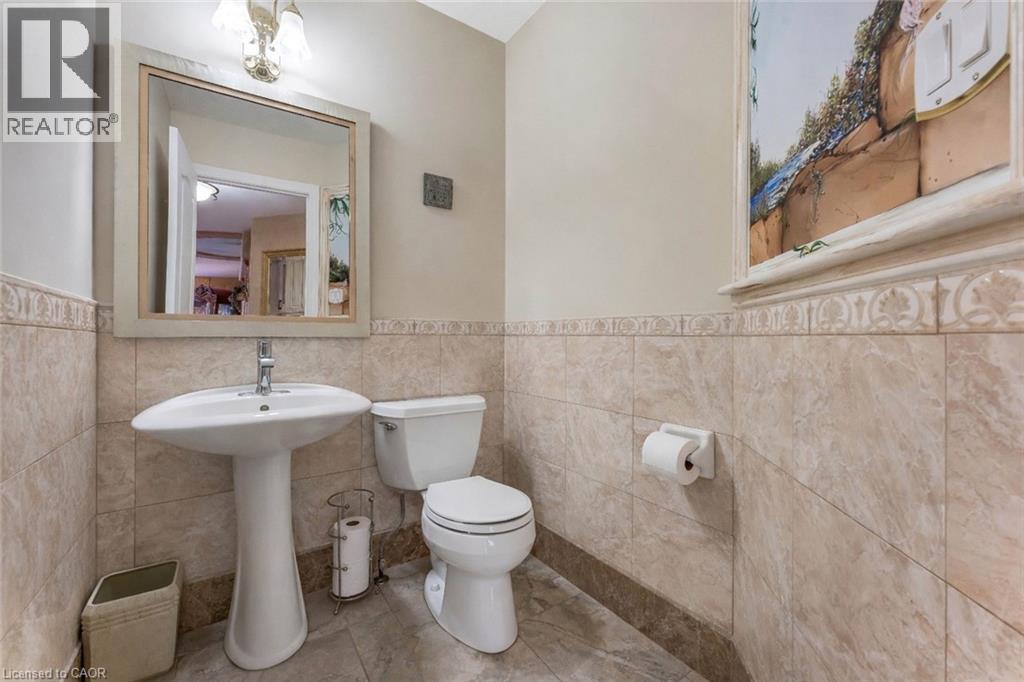 60 CHANDOS Drive thumbnail 19