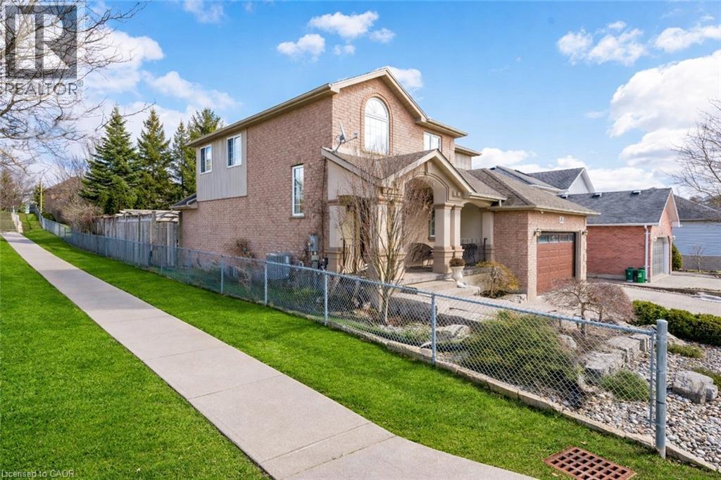 60 CHANDOS Drive thumbnail 2