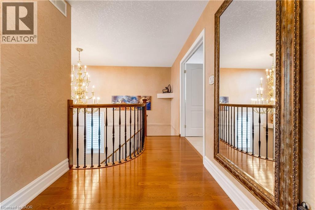 60 CHANDOS Drive thumbnail 25