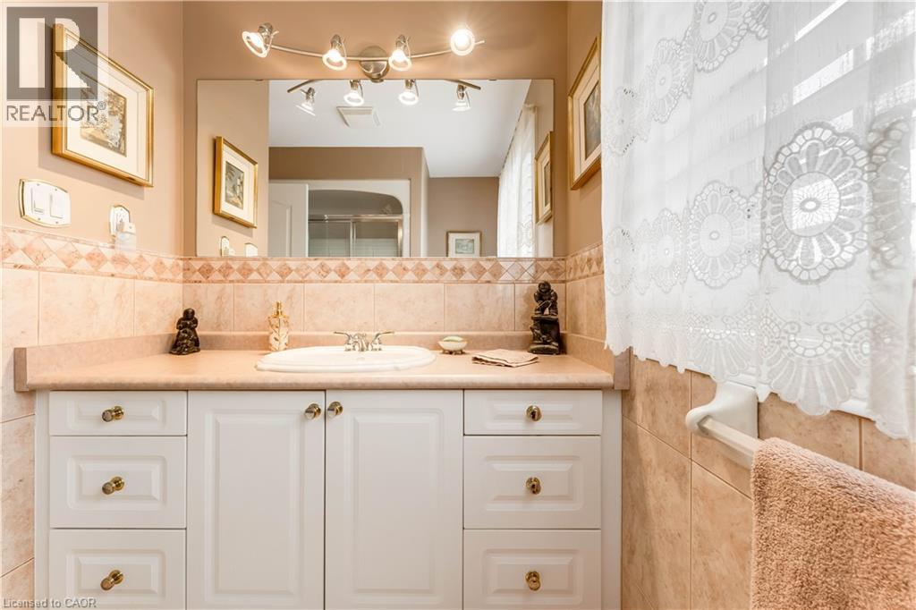 60 CHANDOS Drive thumbnail 32