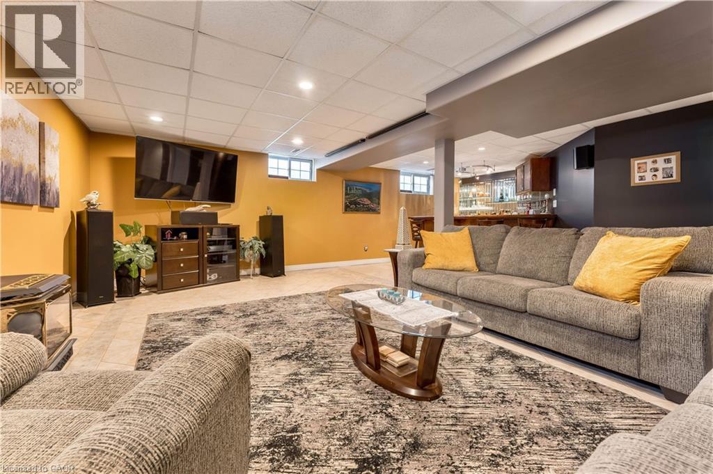 60 CHANDOS Drive thumbnail 35