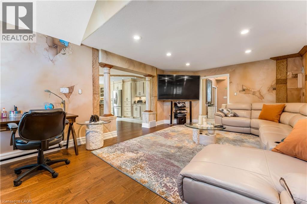 60 CHANDOS Drive thumbnail 7