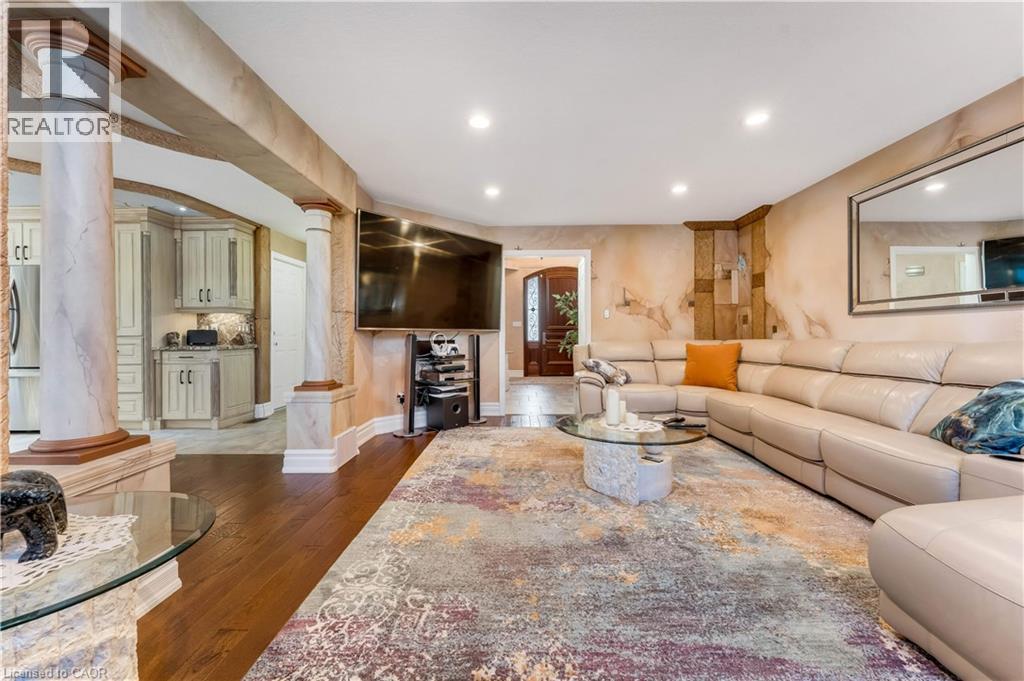 60 CHANDOS Drive thumbnail 9