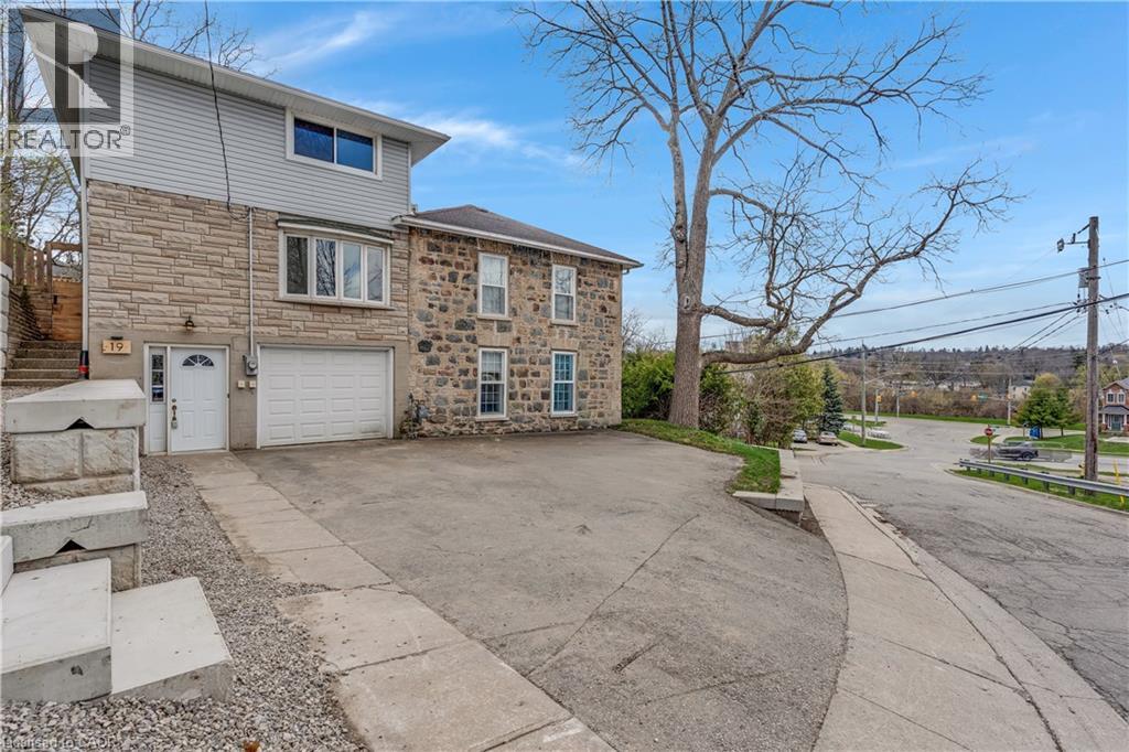 19 BIRCH Street thumbnail 2