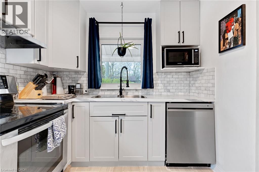 34 CHRISTOPHER Drive thumbnail 14