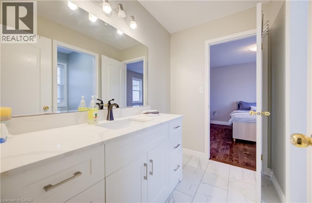 76 GLAZEBROOK Crescent thumbnail 38