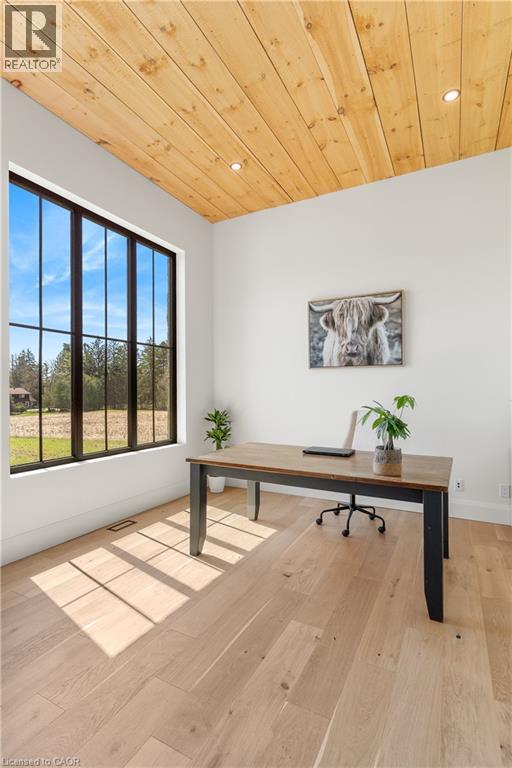 742 COUNTRY SQUIRE Road thumbnail 23