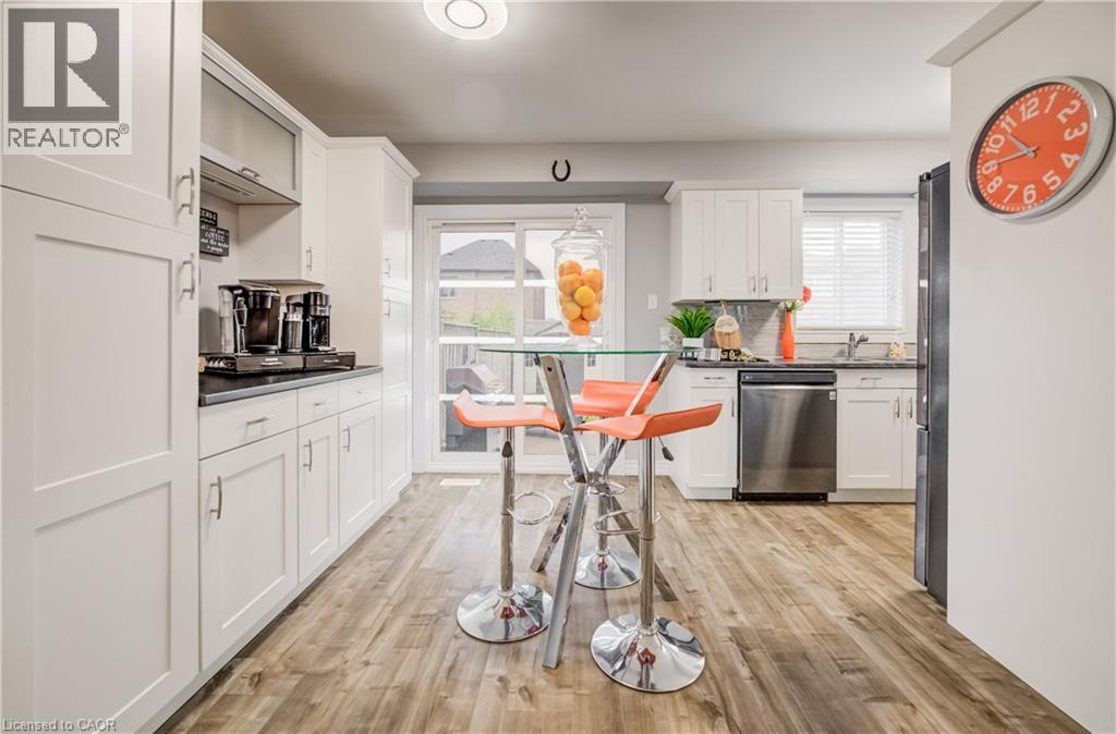 101 ESSEX POINT Drive thumbnail 10