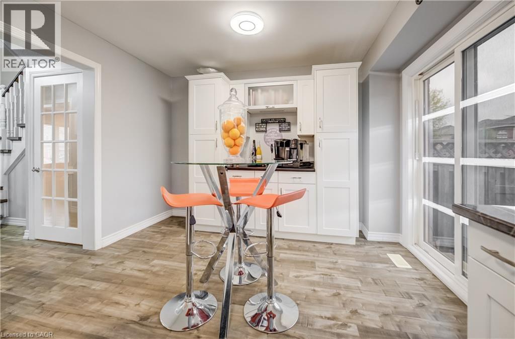 101 ESSEX POINT Drive thumbnail 12