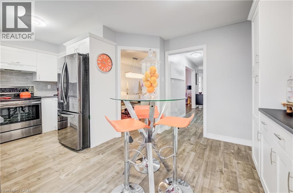 101 ESSEX POINT Drive thumbnail 13