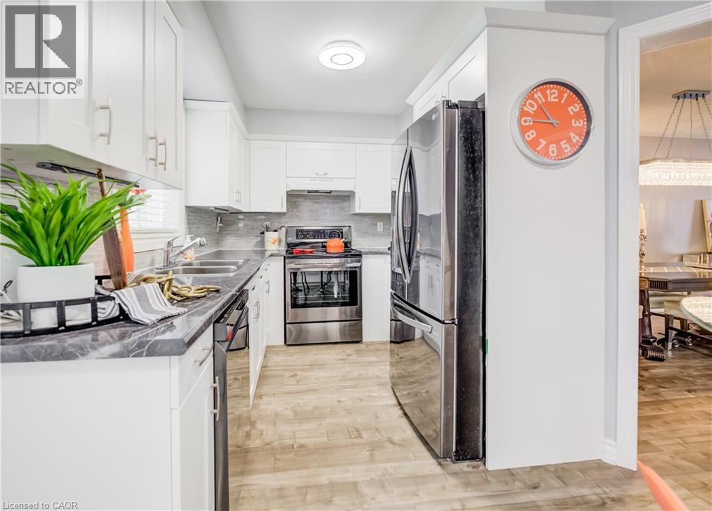 101 ESSEX POINT Drive thumbnail 14