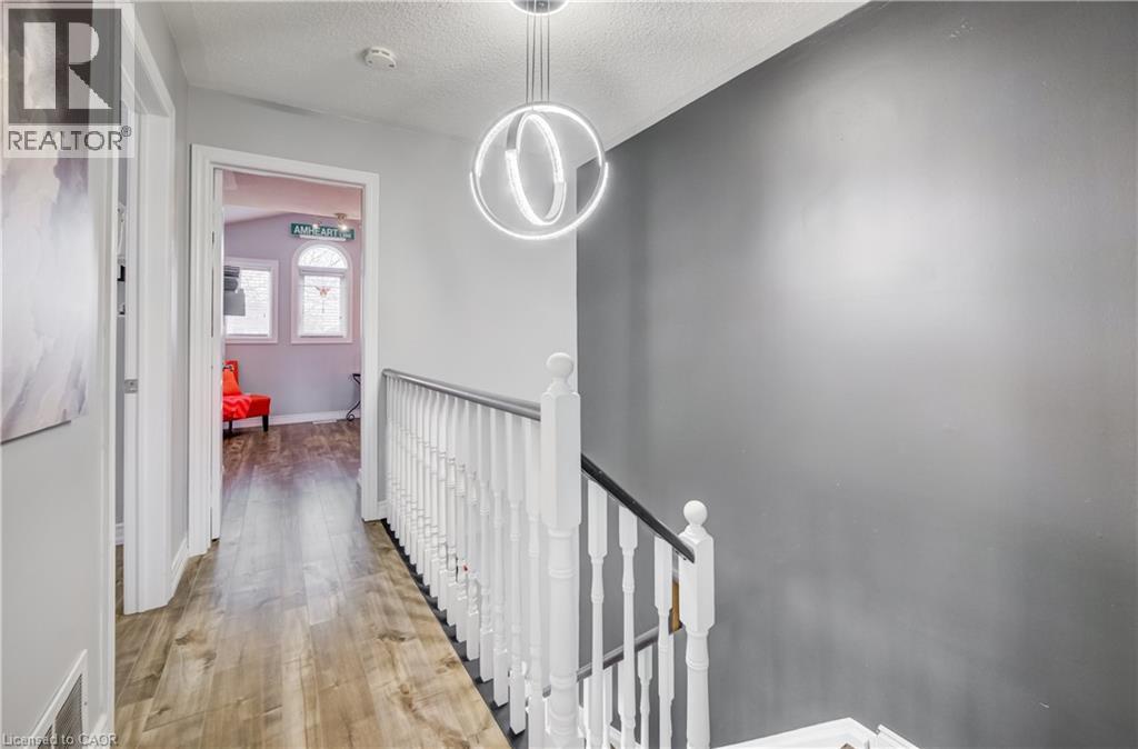 101 ESSEX POINT Drive thumbnail 19