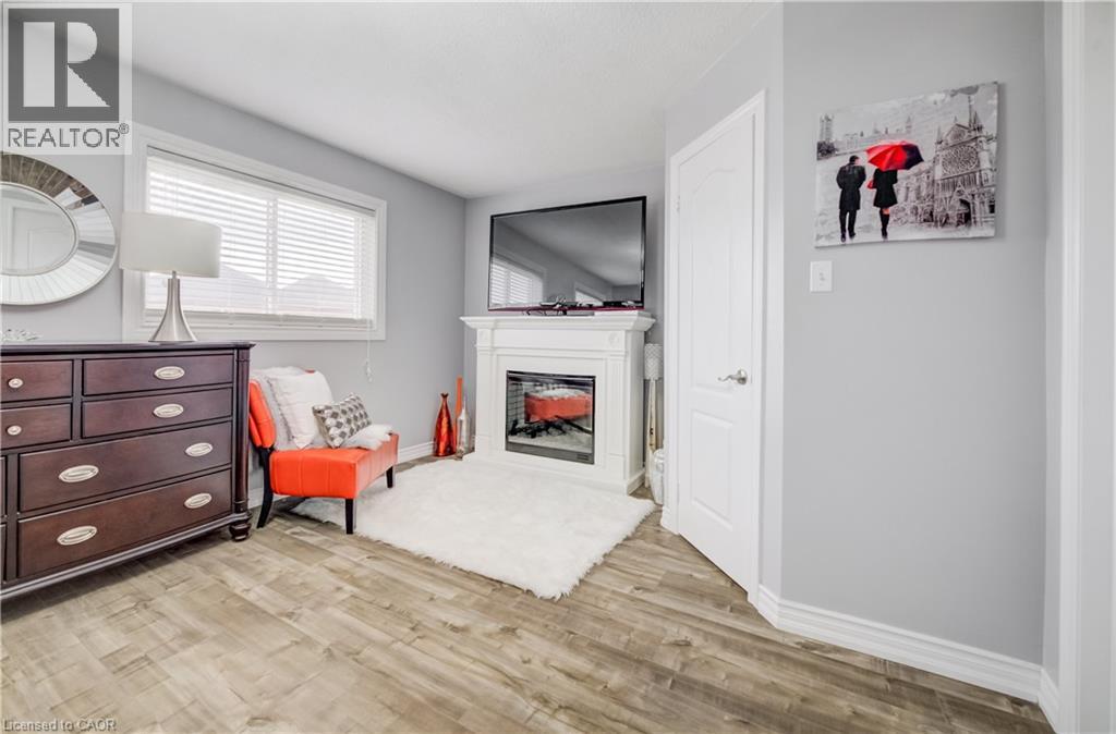 101 ESSEX POINT Drive thumbnail 20