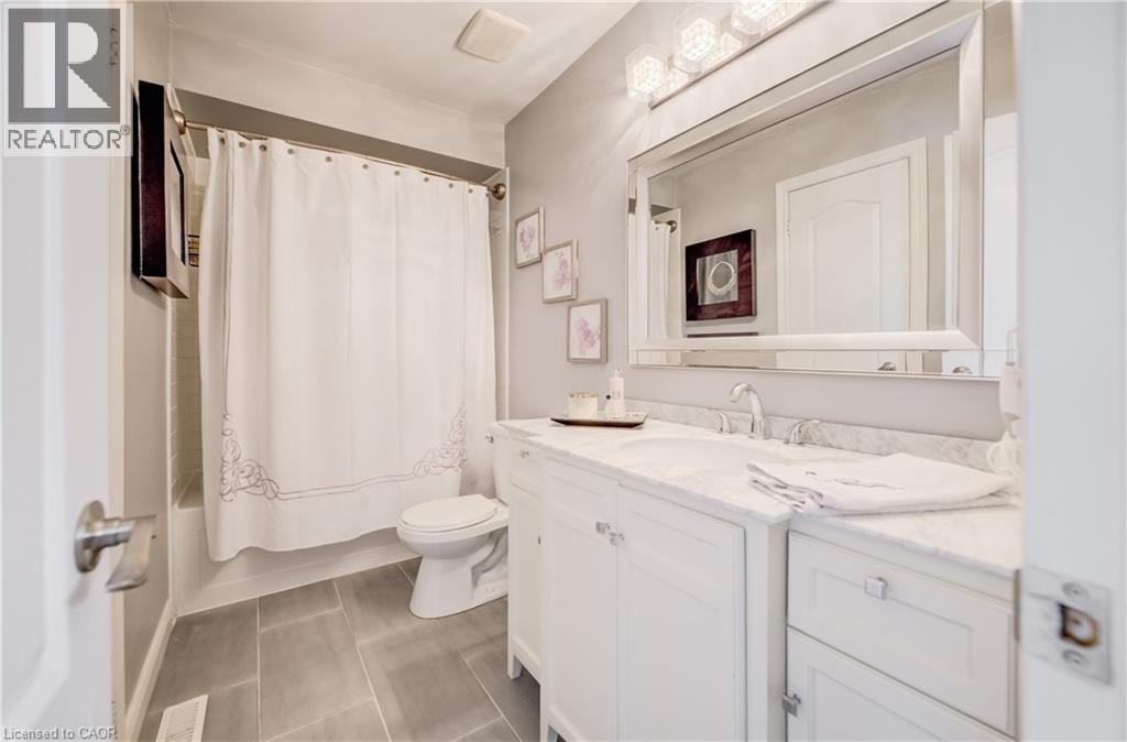 101 ESSEX POINT Drive thumbnail 23