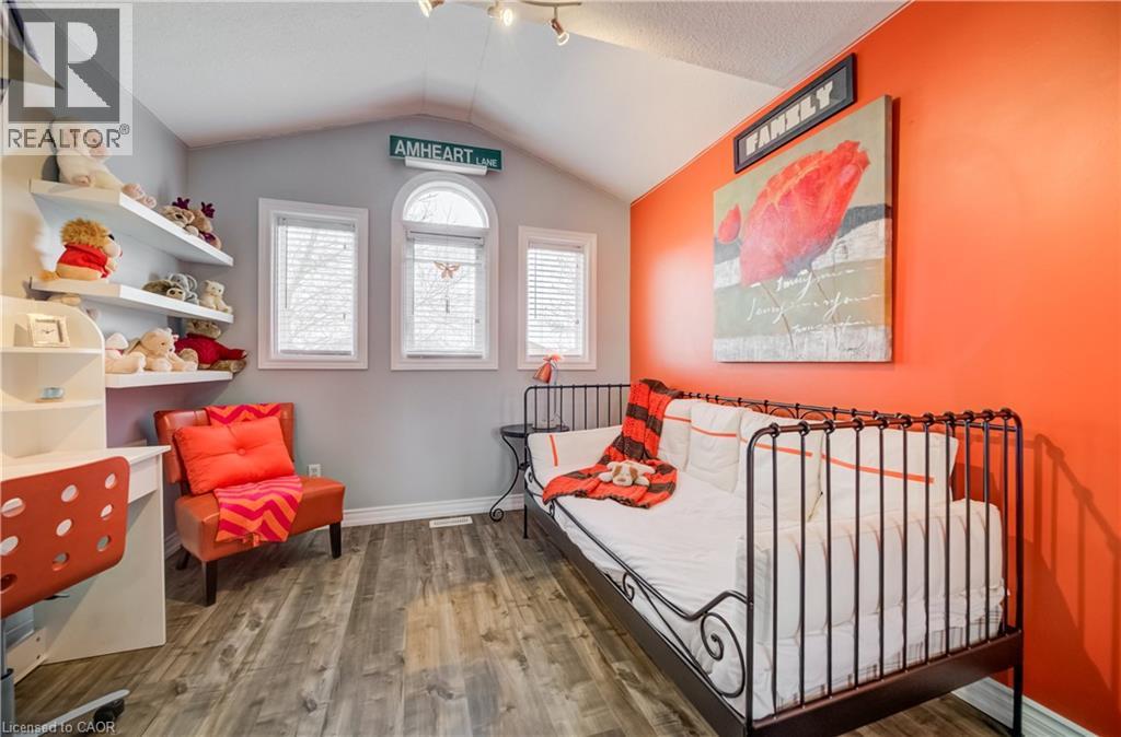 101 ESSEX POINT Drive thumbnail 26