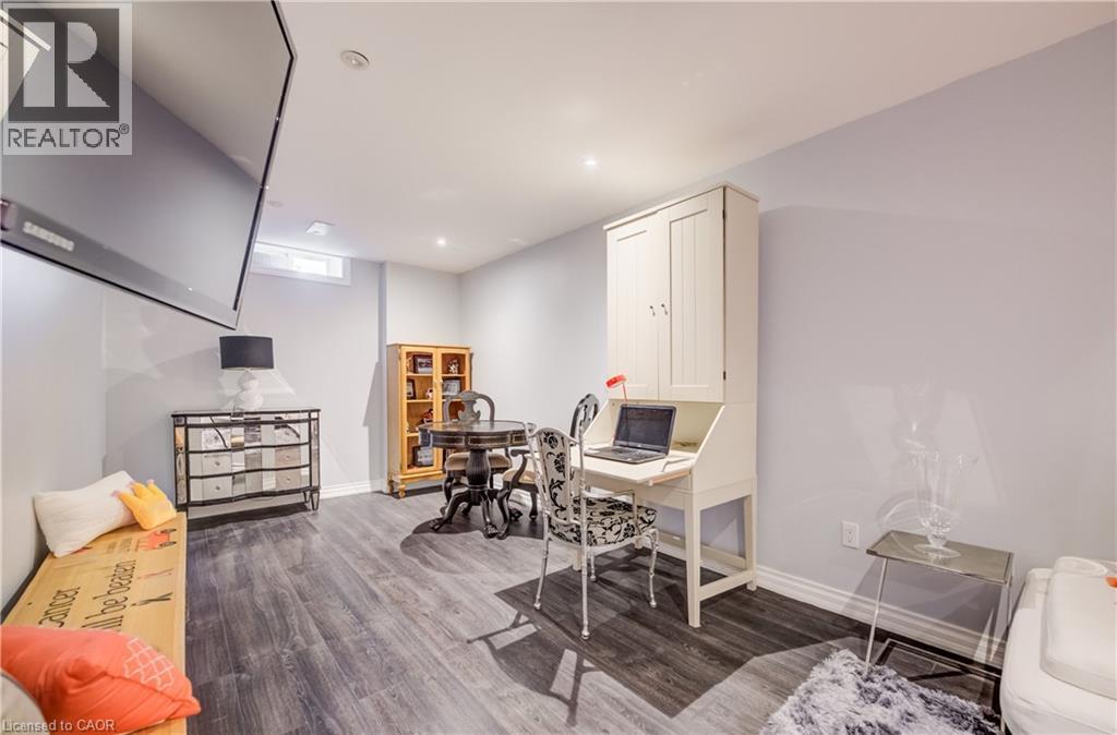 101 ESSEX POINT Drive thumbnail 31