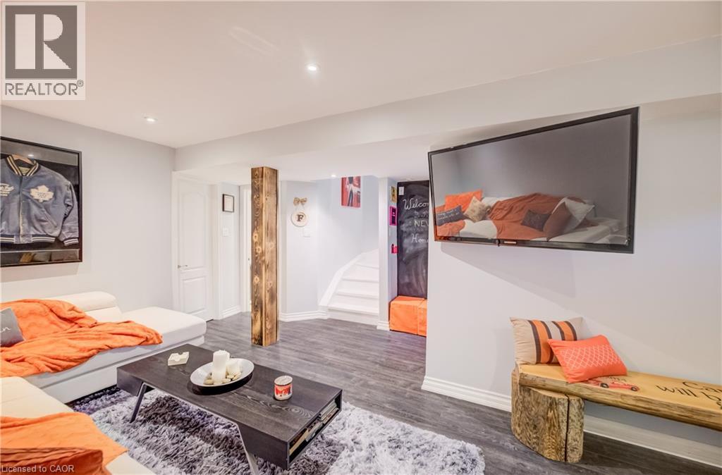 101 ESSEX POINT Drive thumbnail 32