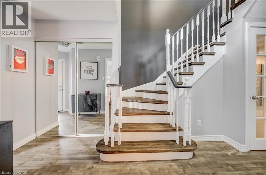 101 ESSEX POINT Drive thumbnail 5