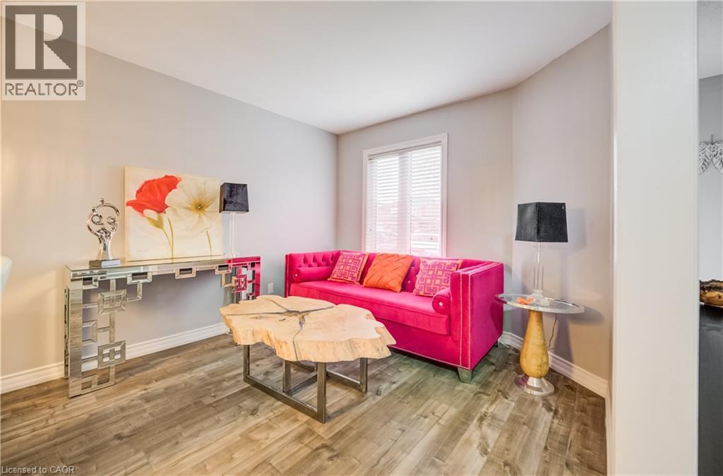 101 ESSEX POINT Drive thumbnail 7