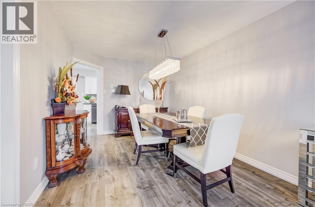 101 ESSEX POINT Drive thumbnail 8