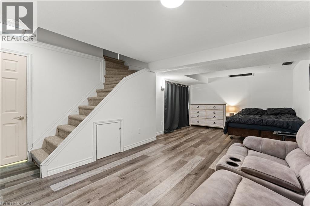 36 ANGELA Crescent thumbnail 25