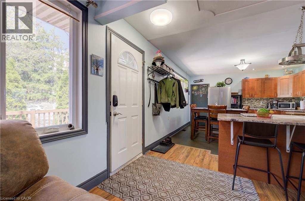 251 SHELDON Avenue N thumbnail 11