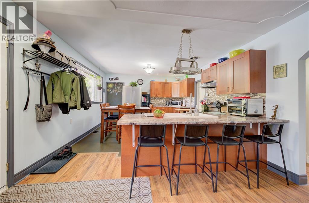 251 SHELDON Avenue N thumbnail 12