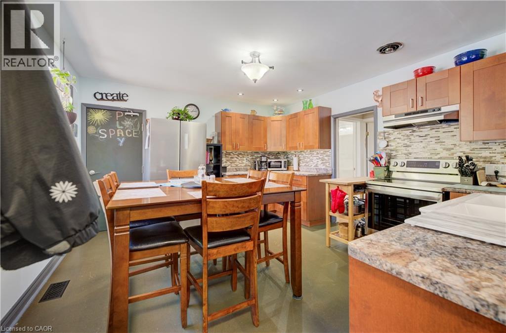 251 SHELDON Avenue N thumbnail 13