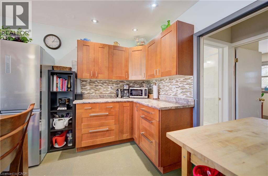 251 SHELDON Avenue N thumbnail 15