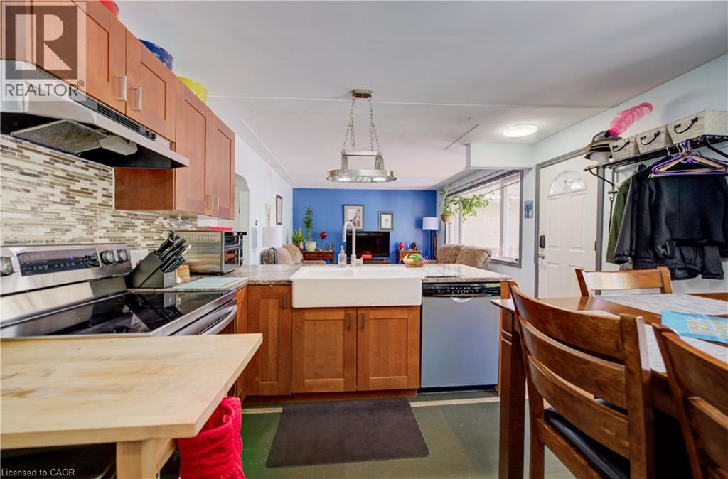 251 SHELDON Avenue N thumbnail 16