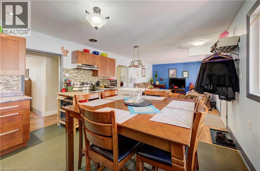 251 SHELDON Avenue N thumbnail 17