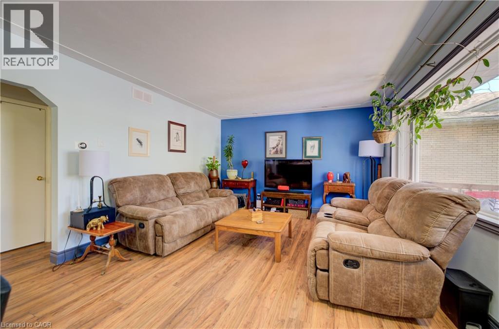 251 SHELDON Avenue N thumbnail 19