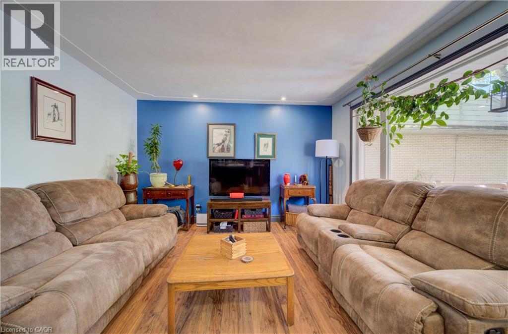 251 SHELDON Avenue N thumbnail 20