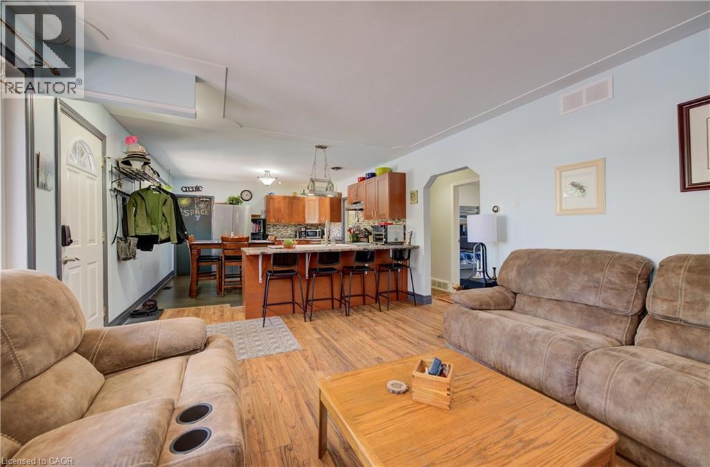 251 SHELDON Avenue N thumbnail 21