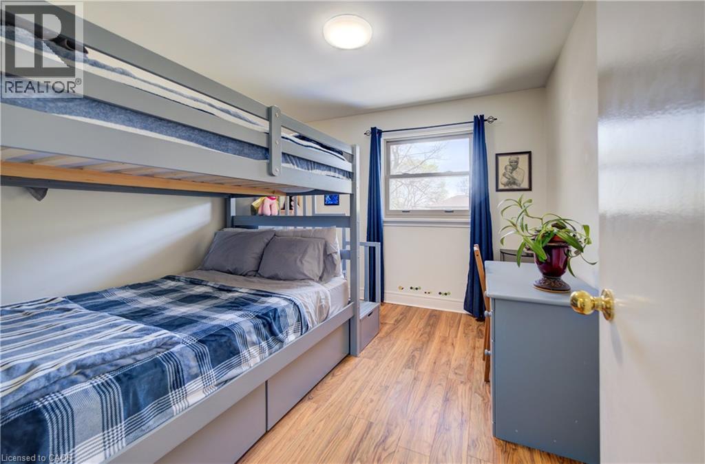 251 SHELDON Avenue N thumbnail 24