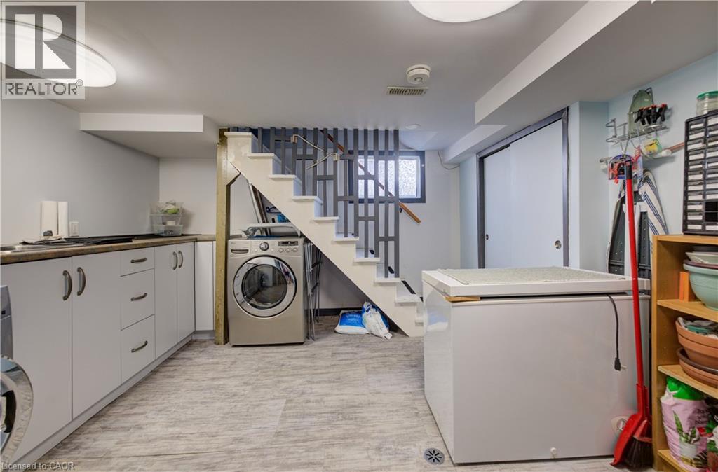 251 SHELDON Avenue N thumbnail 30