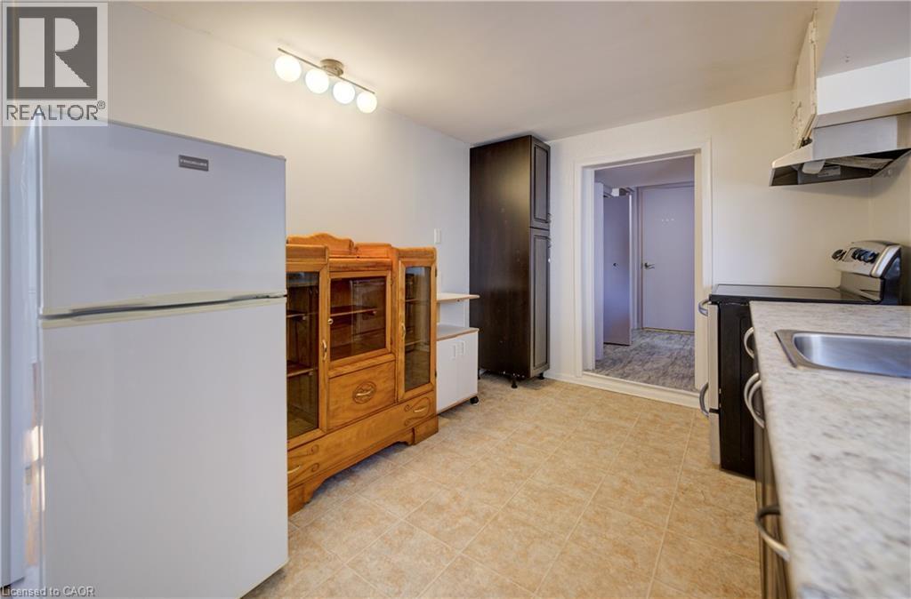 251 SHELDON Avenue N thumbnail 37