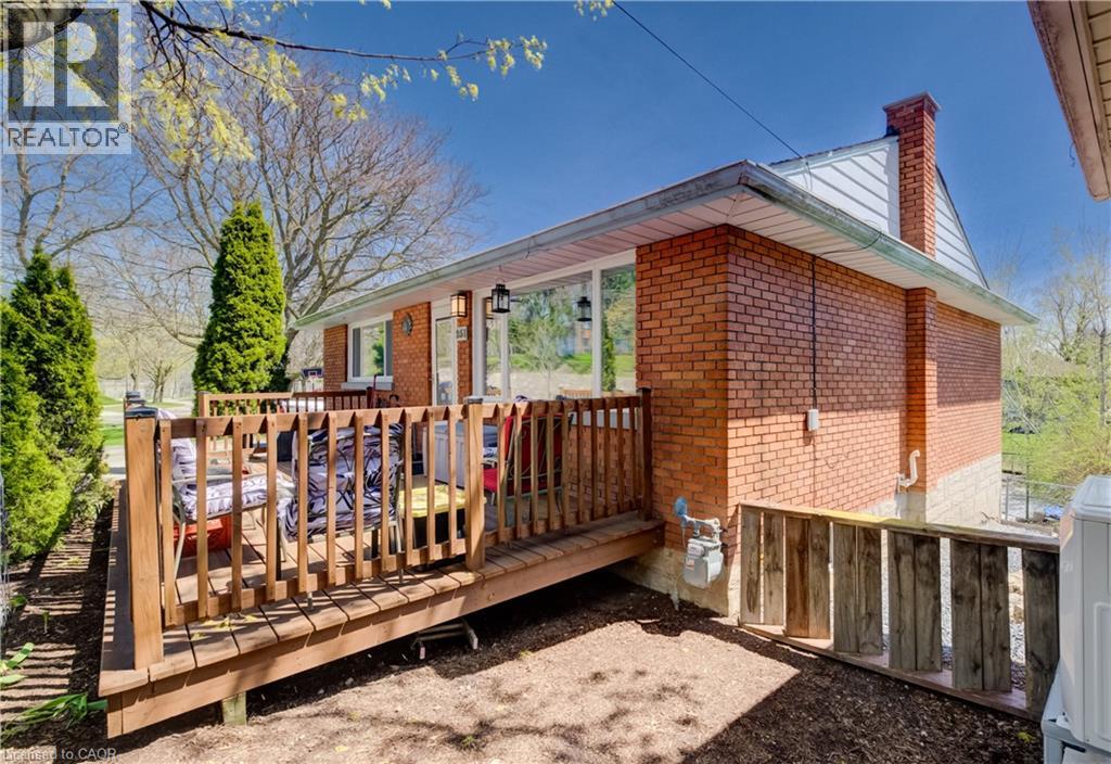 251 SHELDON Avenue N thumbnail 8