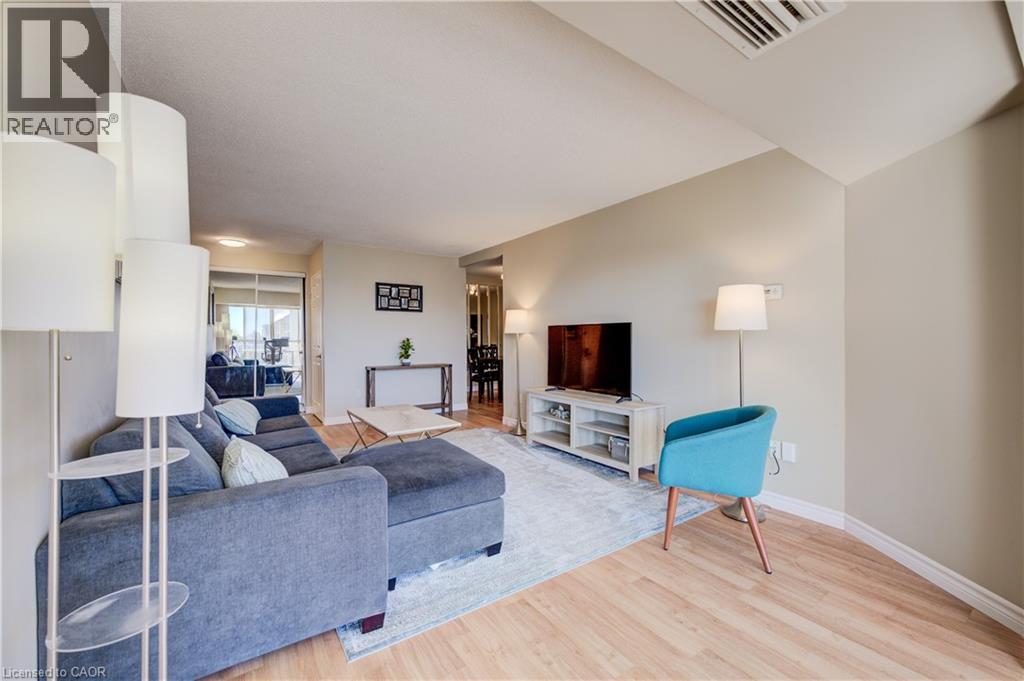 265 WESTCOURT Place Unit# 702 thumbnail 18