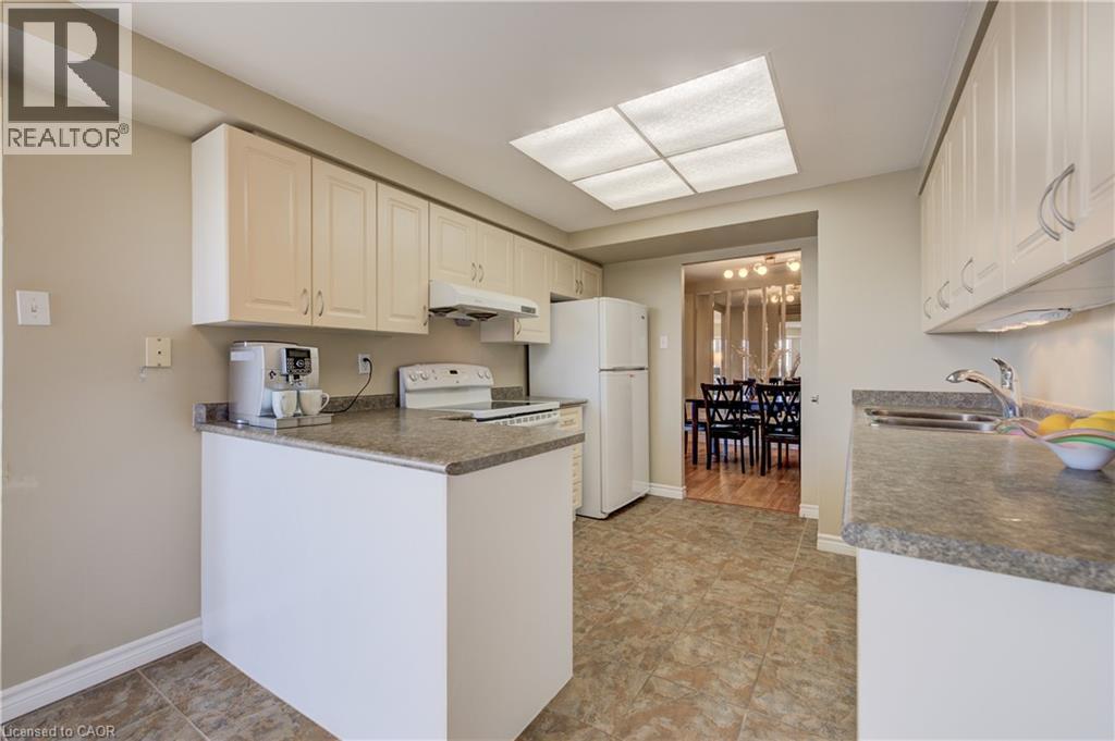 265 WESTCOURT Place Unit# 702 thumbnail 21