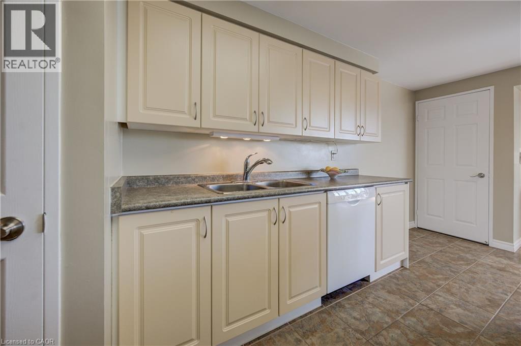 265 WESTCOURT Place Unit# 702 thumbnail 24