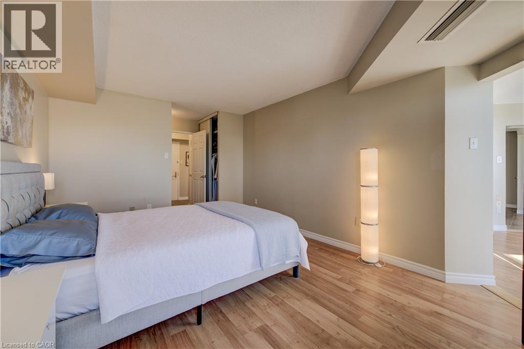 265 WESTCOURT Place Unit# 702 thumbnail 30