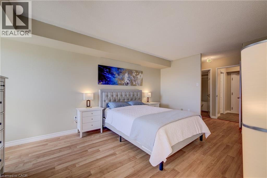 265 WESTCOURT Place Unit# 702 thumbnail 31