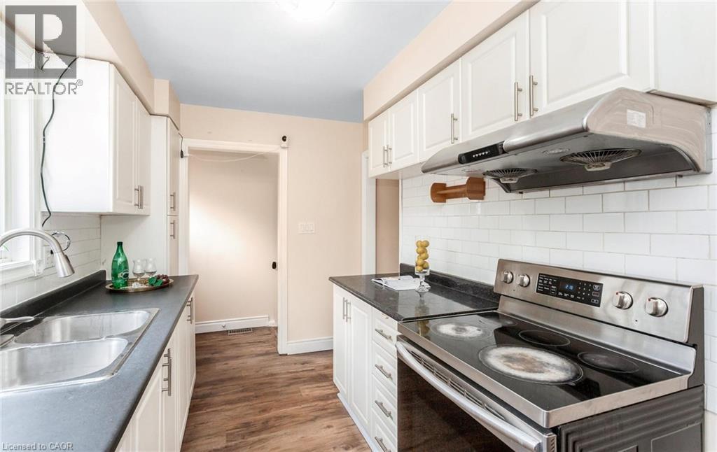 501 GLENELM Crescent thumbnail 23